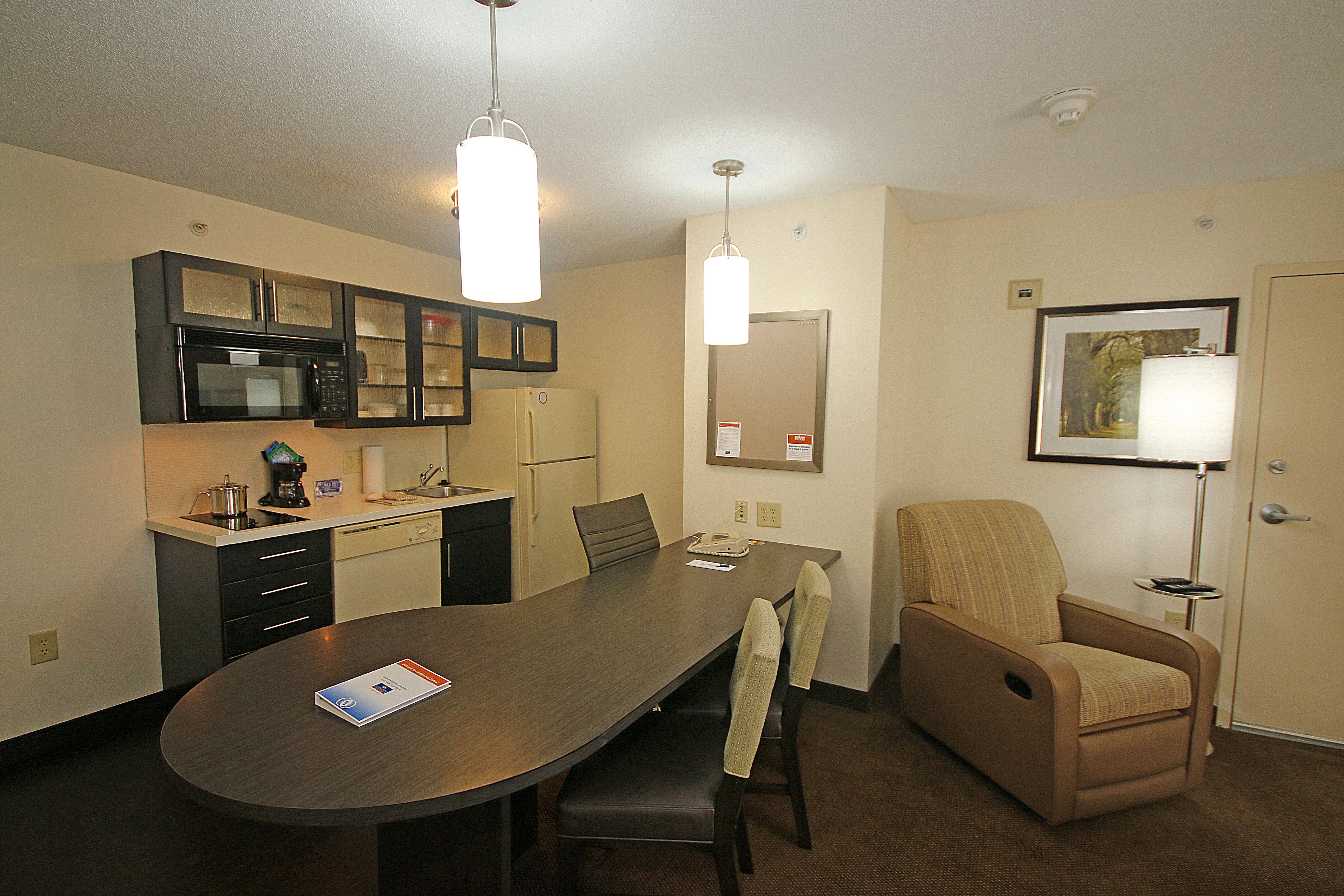 Candlewood Suites Newport News-Yorktown By Ihg Екстер'єр фото