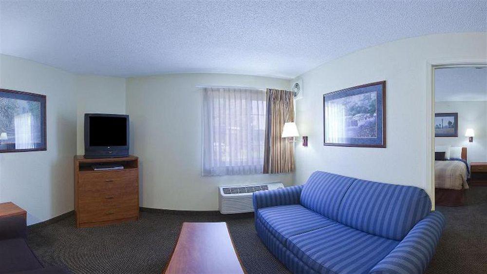 Candlewood Suites Newport News-Yorktown By Ihg Екстер'єр фото